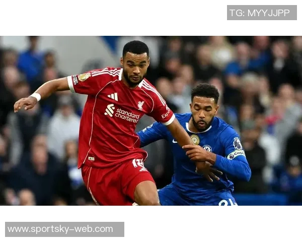 风暴天气致利物浦球迷前往斯坦福桥遭遇阻碍和延误 风暴天气致利物浦球迷前往斯坦福桥遭遇阻碍和延误