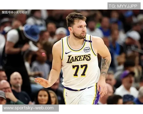 东契奇女儿出生后三分球命中率骤降至226引发热议 东契奇女儿出生后三分球命中率骤降至226引发热议